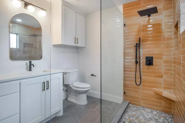 5 bedrooms apartment for rent in Northwest Dallas - Nw Dallas, Dallas