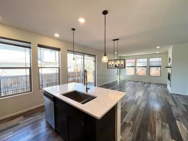 4 bedrooms apartment for rent in Stapleton - East Denver, Denver