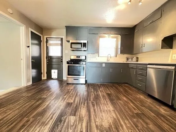 3 bedrooms apartment for rent in Casa View - Ne Dallas, Dallas