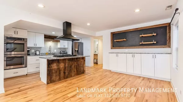 5 bedrooms apartment for rent in Lower West Side - West Side, Chicago