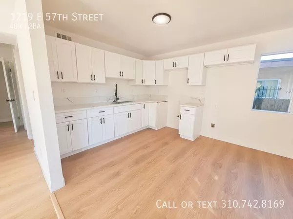 4 bedrooms apartment for rent in Huntington Park - Southeast, Los Angeles