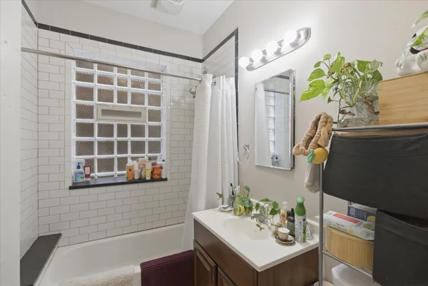 3 bedrooms apartment for rent in Humboldt Park - West Side, Chicago