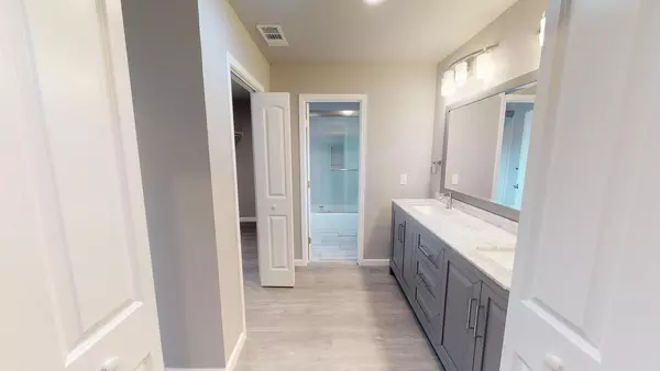 Coliving in East Palo Alto - Peninsula, San Francisco