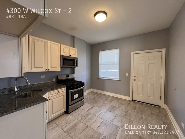 4 bedrooms apartment for rent in Garfield Park - West Side, Chicago