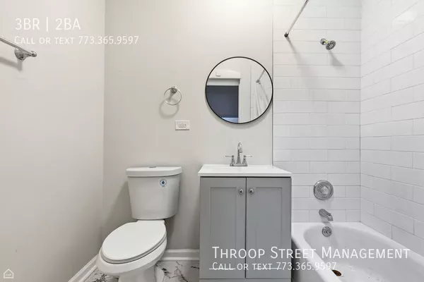 3 bedrooms apartment for rent in Washington Park - South Side, Chicago
