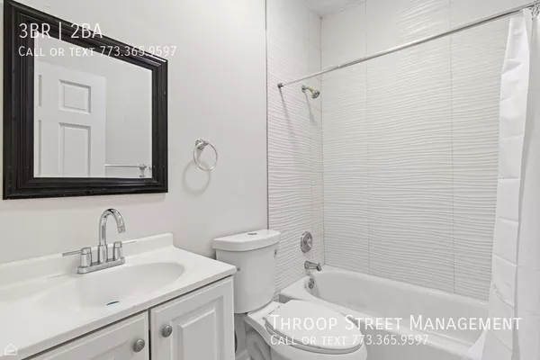 3 bedrooms apartment for rent in Washington Park - South Side, Chicago
