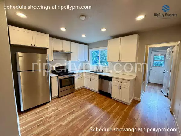 5 bedrooms apartment for rent in Sellwood-Moreland - SE Portland, Portland