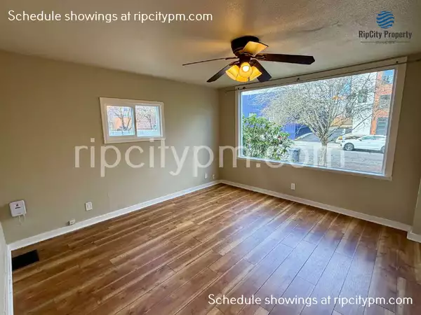 5 bedrooms apartment for rent in Sellwood-Moreland - SE Portland, Portland