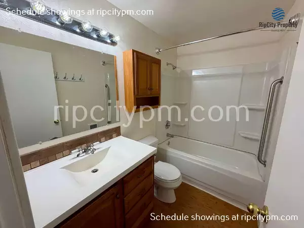 2 bedrooms apartment for rent in Powellhurst-Gilbert - SE Portland, Portland