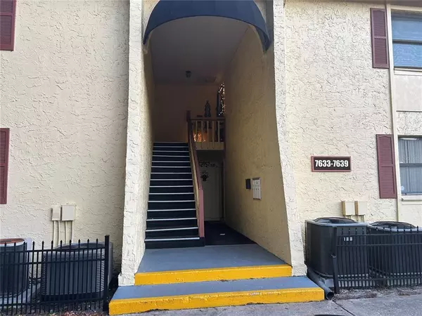 3 bedrooms apartment for rent in Town 'n' Country - West Tampa, Tampa