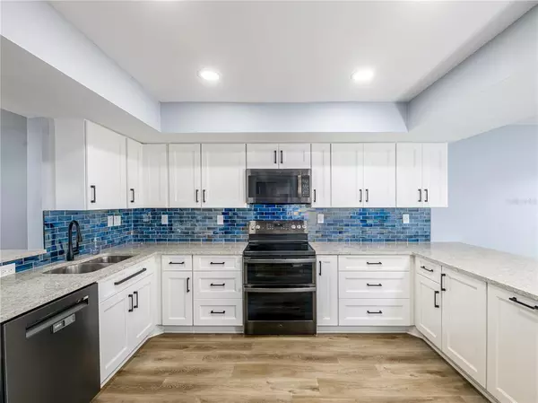 3 bedrooms apartment for rent in Town 'n' Country - West Tampa, Tampa