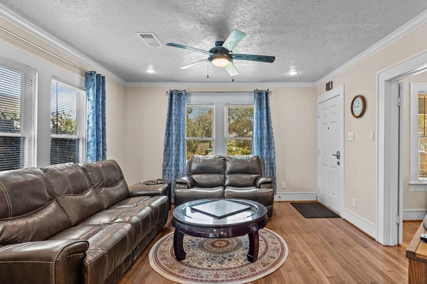 2 bedrooms apartment for rent in Lawndale / Wayside - Inner Loop, Houston