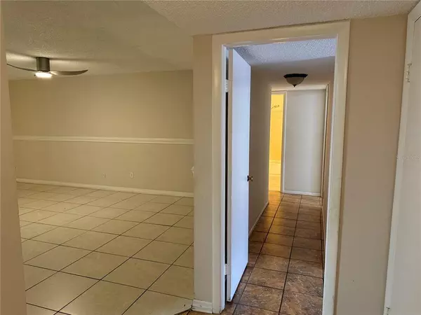 3 bedrooms apartment for rent in Town 'n' Country - West Tampa, Tampa