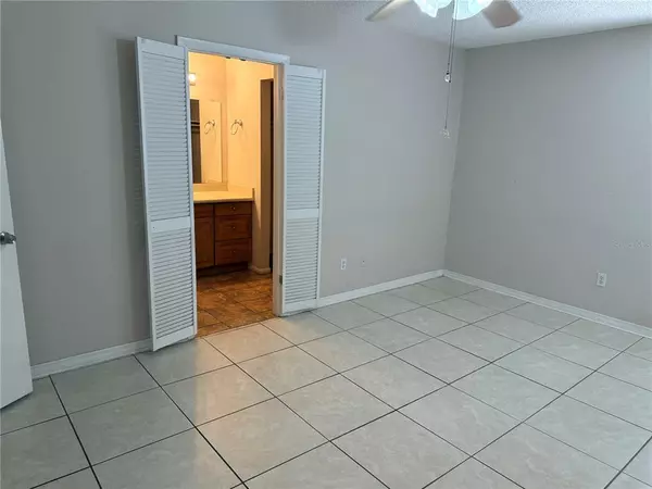 3 bedrooms apartment for rent in Town 'n' Country - West Tampa, Tampa