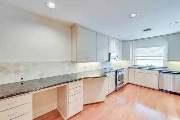 2 bedrooms apartment for rent in Preston Hollow - Nw Dallas, Dallas