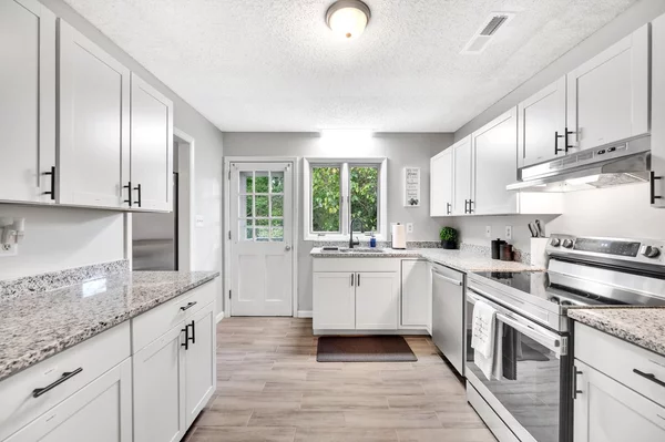 Coliving in West Sugar Creek - North Charlotte, Charlotte