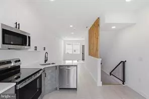 4 bedrooms apartment for rent in Glenwood - North Philadelphia, Philadelphia