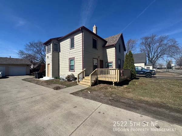 3 bedrooms apartment for rent in Holland - Northeast, Minneapolis