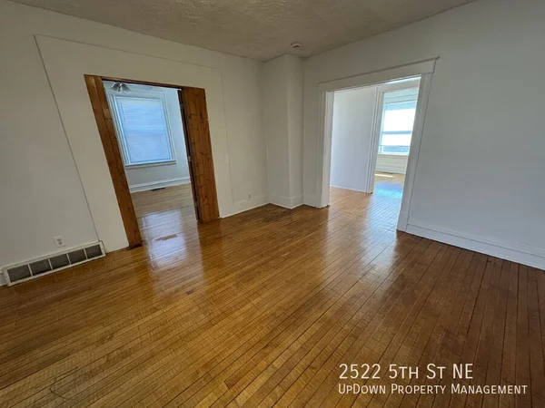 3 bedrooms apartment for rent in Holland - Northeast, Minneapolis