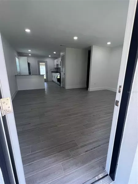 2 bedrooms apartment for rent in Live Oaks Square - East Tampa, Tampa