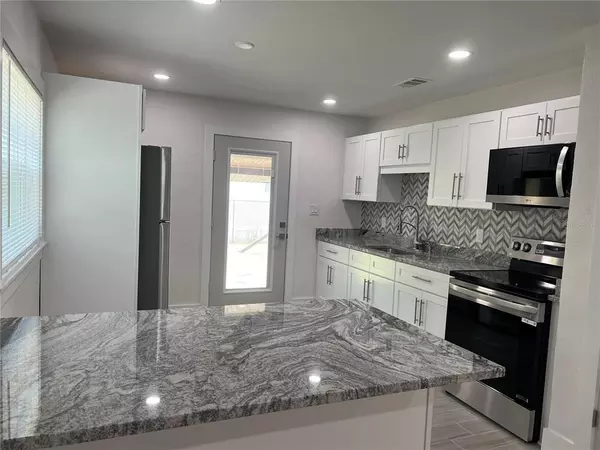2 bedrooms apartment for rent in Live Oaks Square - East Tampa, Tampa