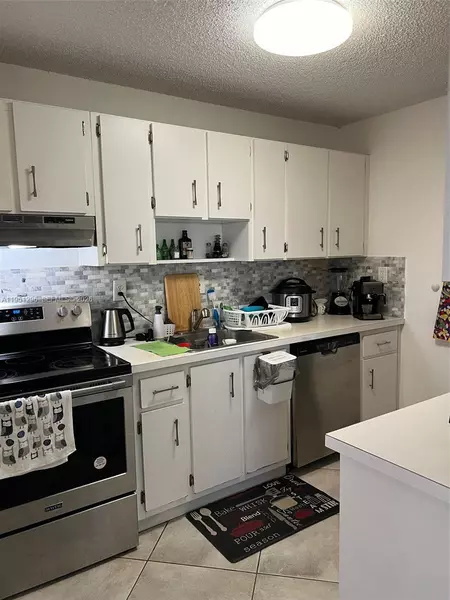 3 bedrooms apartment for rent in West Park - Broward County, Miami