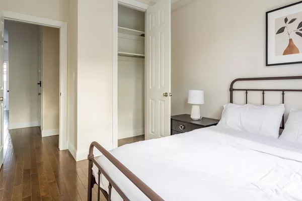 Coliving in Ditmas / Steinway - Queens, New York