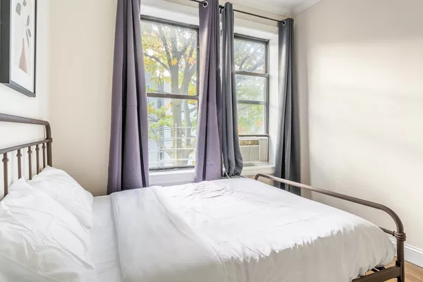 Coliving in Ditmas / Steinway - Queens, New York