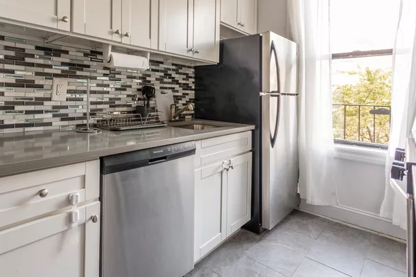 Coliving in Ditmas / Steinway - Queens, New York