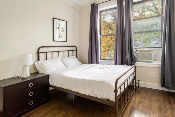 Coliving in Ditmas / Steinway - Queens, New York