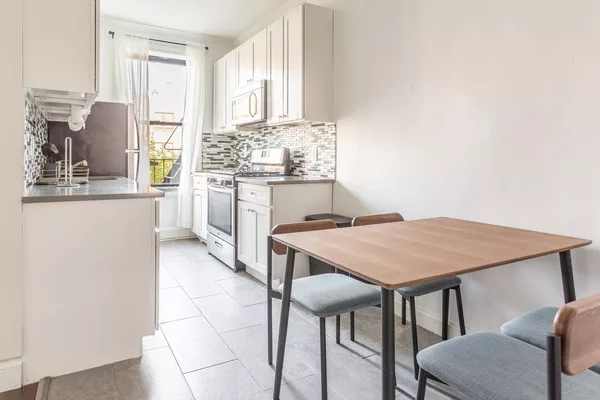 Coliving in Ditmas / Steinway - Queens, New York