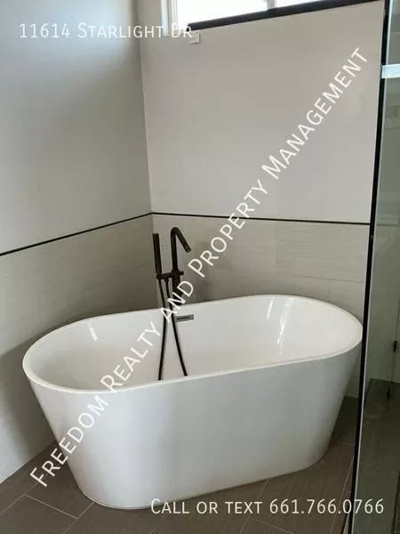 4 bedrooms apartment for rent in Rosedale - Central Bakersfield, Bakersfield