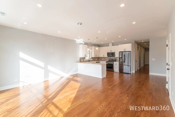 3 bedrooms apartment for rent in Dunning - Northwest Side, Chicago