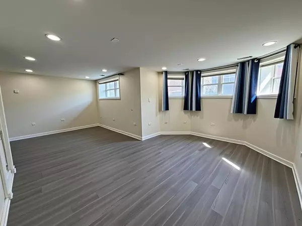 1 bedroom apartment for rent in Irving Park - Northwest Side, Chicago