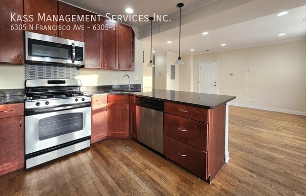 2 bedrooms apartment for rent in West Ridge - Far North Side, Chicago