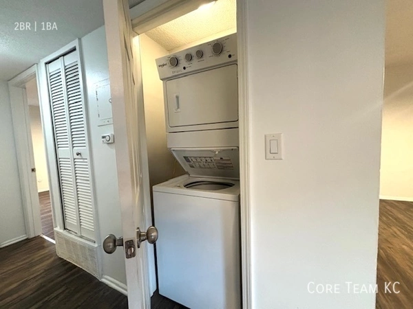 2 bedrooms apartment for rent in Midtown-Westport - KCMO, Kansas City