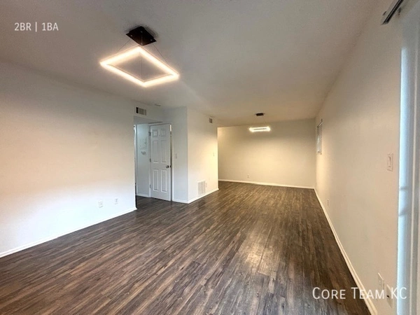 2 bedrooms apartment for rent in Midtown-Westport - KCMO, Kansas City