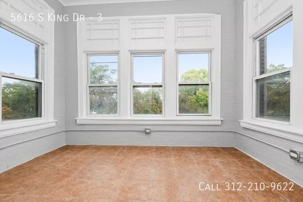 4 bedrooms apartment for rent in Washington Park - South Side, Chicago