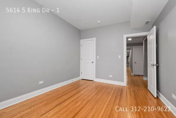 4 bedrooms apartment for rent in Washington Park - South Side, Chicago