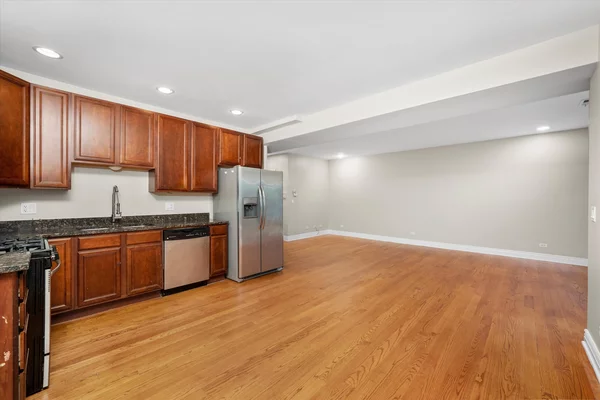 3 bedrooms apartment for rent in West Ridge - Far North Side, Chicago