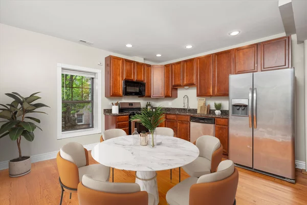 3 bedrooms apartment for rent in West Ridge - Far North Side, Chicago