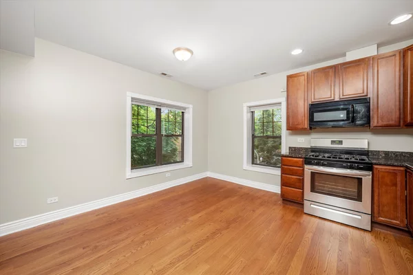 3 bedrooms apartment for rent in West Ridge - Far North Side, Chicago