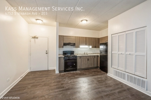 3 bedrooms apartment for rent in Fuller Park - South Side, Chicago