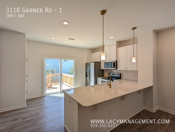 3 bedrooms apartment for rent in Renaissance Park - South Raleigh, Raleigh