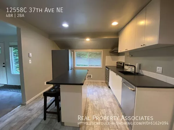 4 bedrooms apartment for rent in Lake City - North Seattle, Seattle