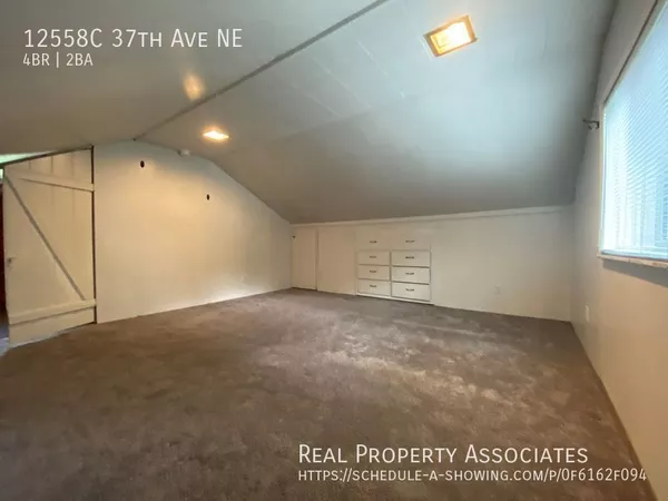 4 bedrooms apartment for rent in Lake City - North Seattle, Seattle