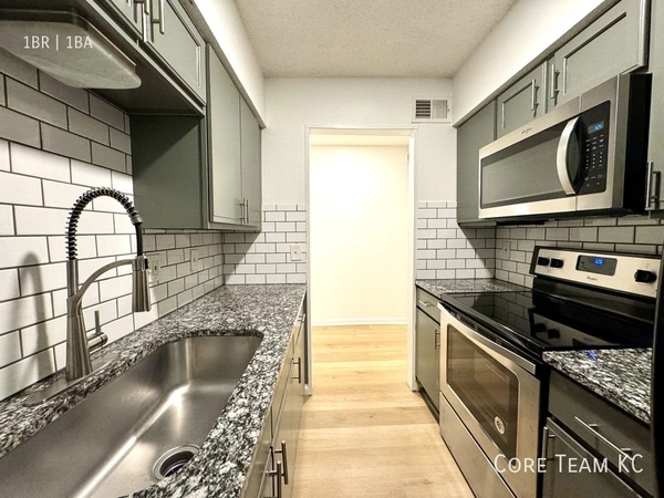 1 bedroom apartment for rent in Midtown-Westport - KCMO, Kansas City