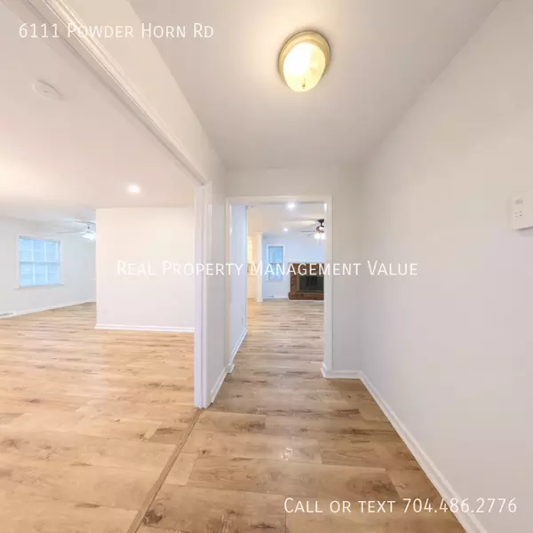 3 bedrooms apartment for rent in North Sharon Amity / Reddman Road - East Charlotte, Charlotte