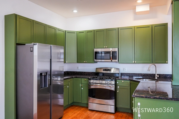 4 bedrooms apartment for rent in Washington Park - South Side, Chicago