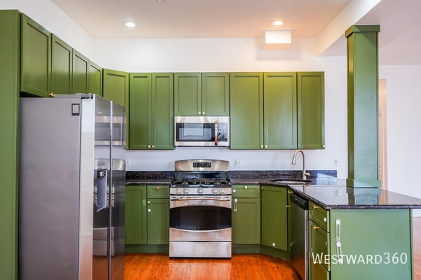 4 bedrooms apartment for rent in Washington Park - South Side, Chicago